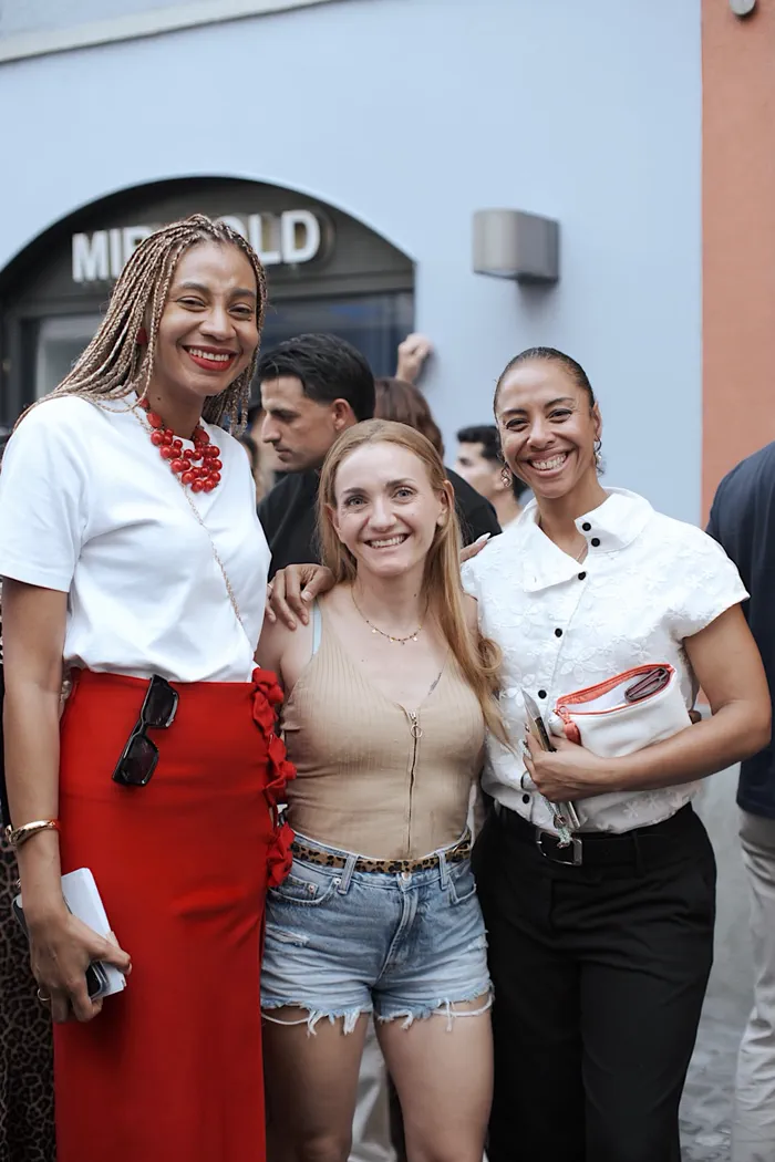 Socias de la comunidad posando juntas en la quedada