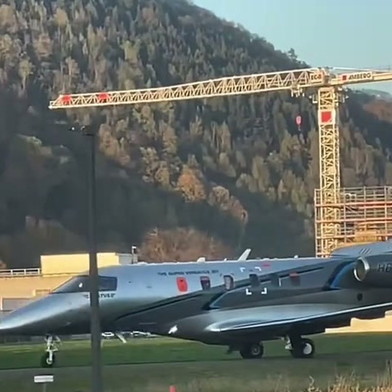 Jets privés au bord de la route, en Suisse